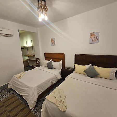 Alex Gate Apartment - Families Only Александрия Екстериор снимка